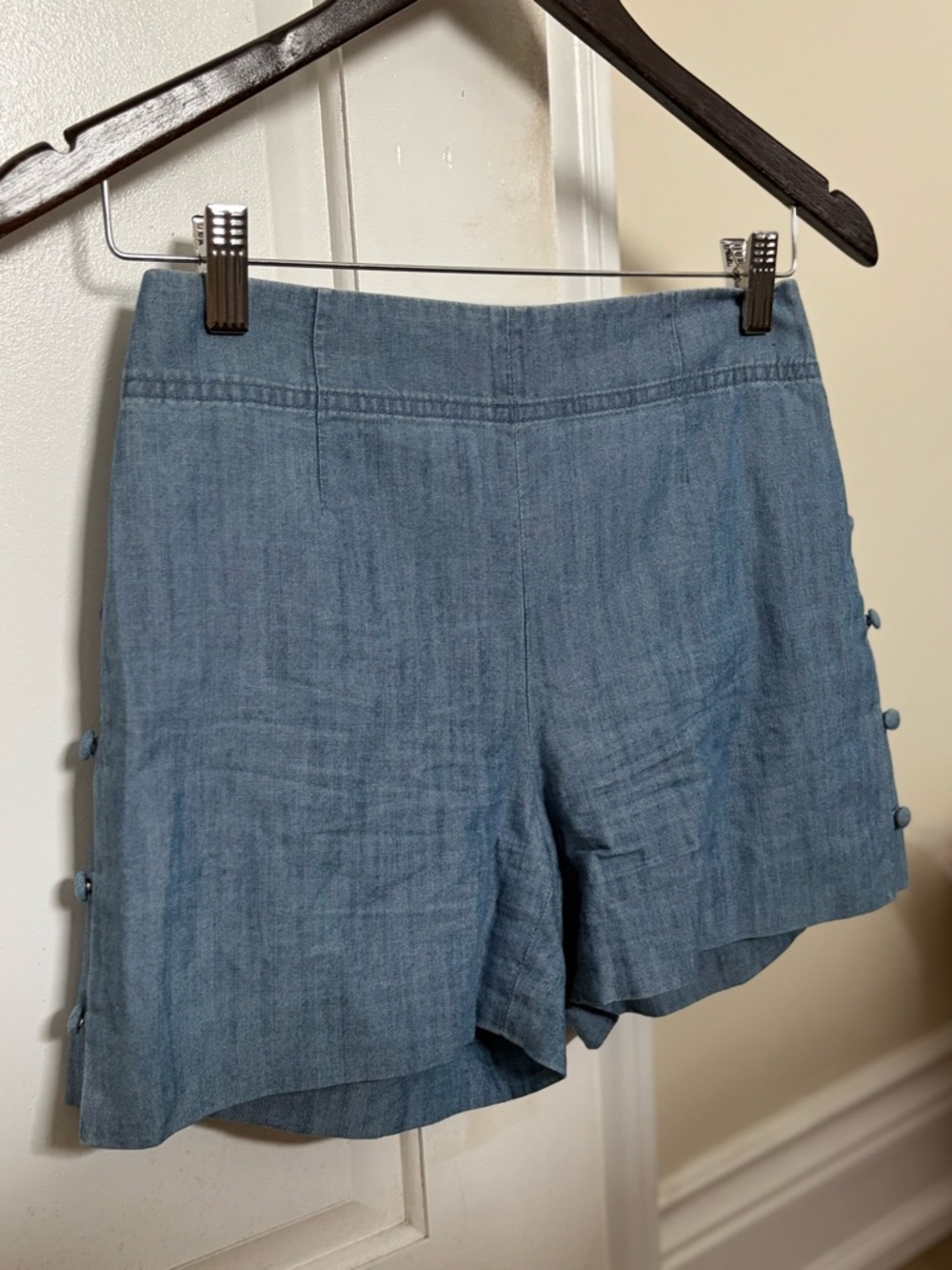CLUB MONACO Light Blue Button-Side Denim Bermuda Shorts (00)
